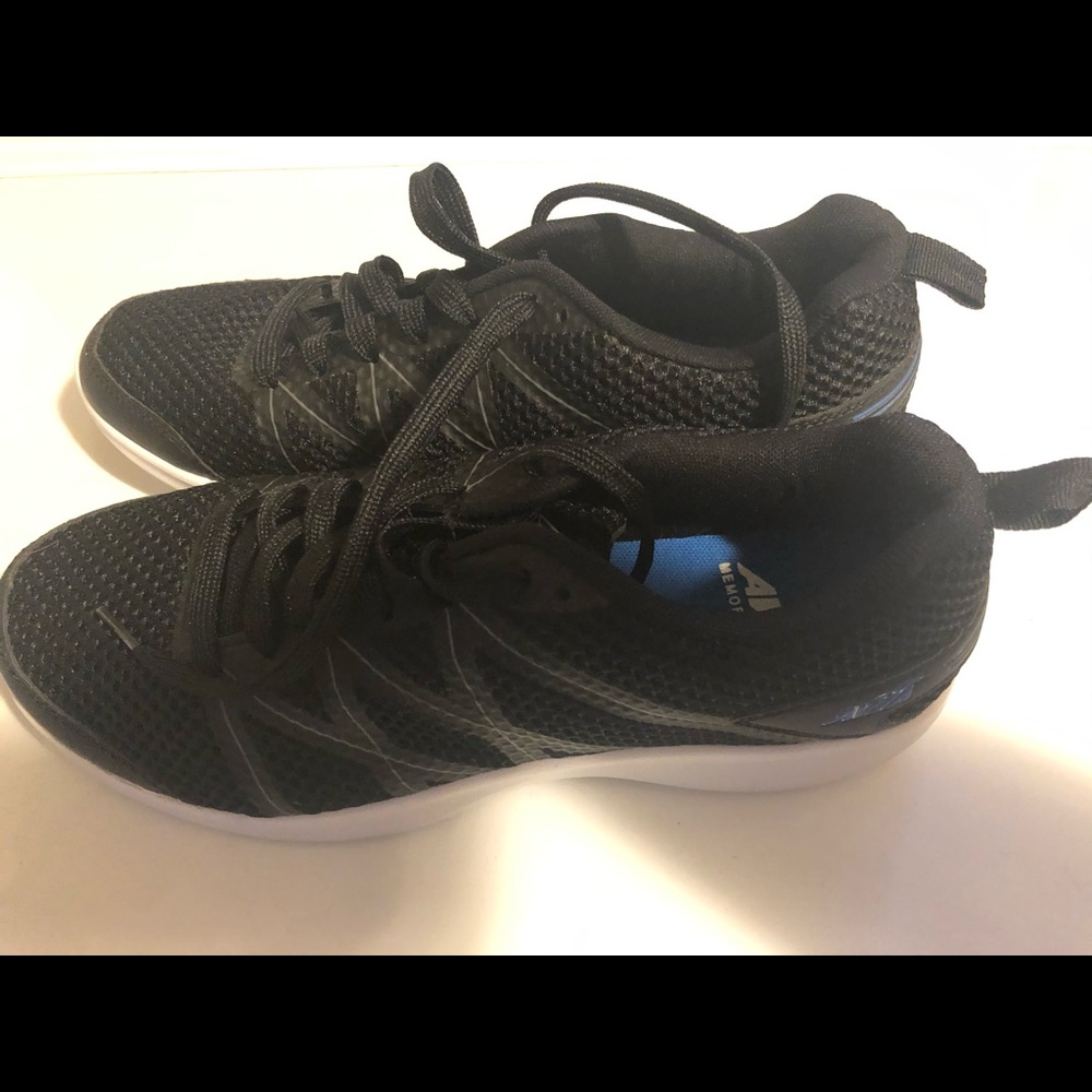 Avia 10.5 men’s athletic shoes